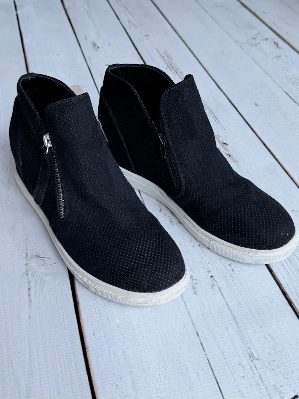 Madden Girl Penn Black Faux Suede Hidden Wedge Sneakers Perforated - Size 9.5